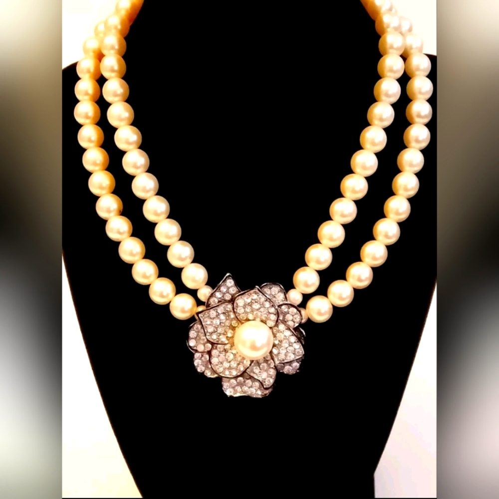VCLM Double Strand Faux Pearl Rhinestone Flower Pendant Necklace 16'-18' EUC